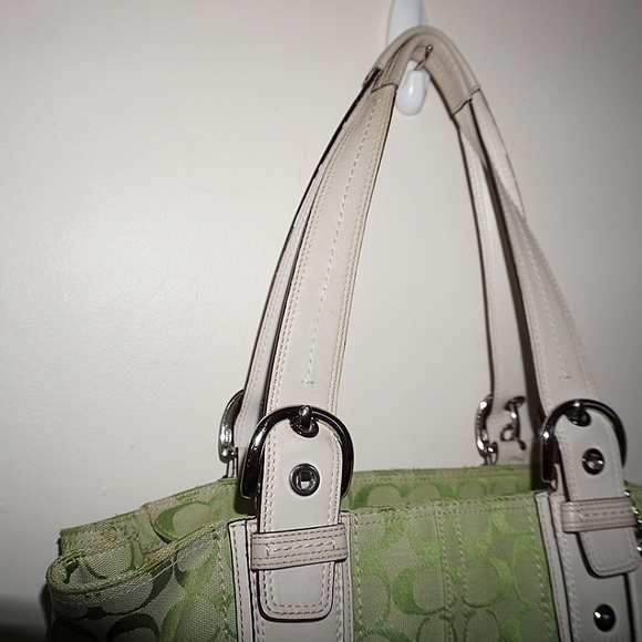 ☆SOLD: Vintage Coach Pistachio Green Monogram Shoulder Handbag☆ - Picture 4 of 8